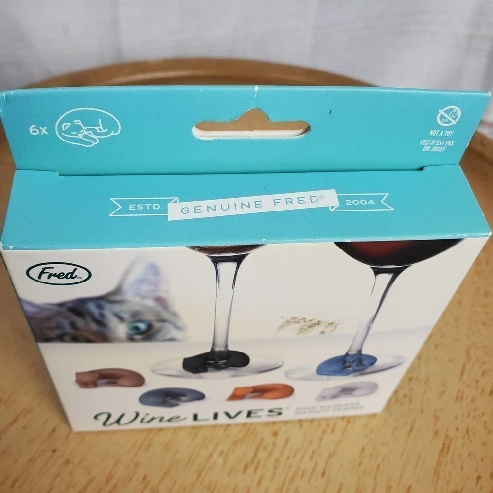 New in Box Fred Wine Lives Cat Charms Wine Markers - Pack of 6